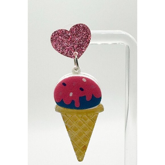 Women's Ice Cream Heart Earrings NWT - Picture 2 of 4